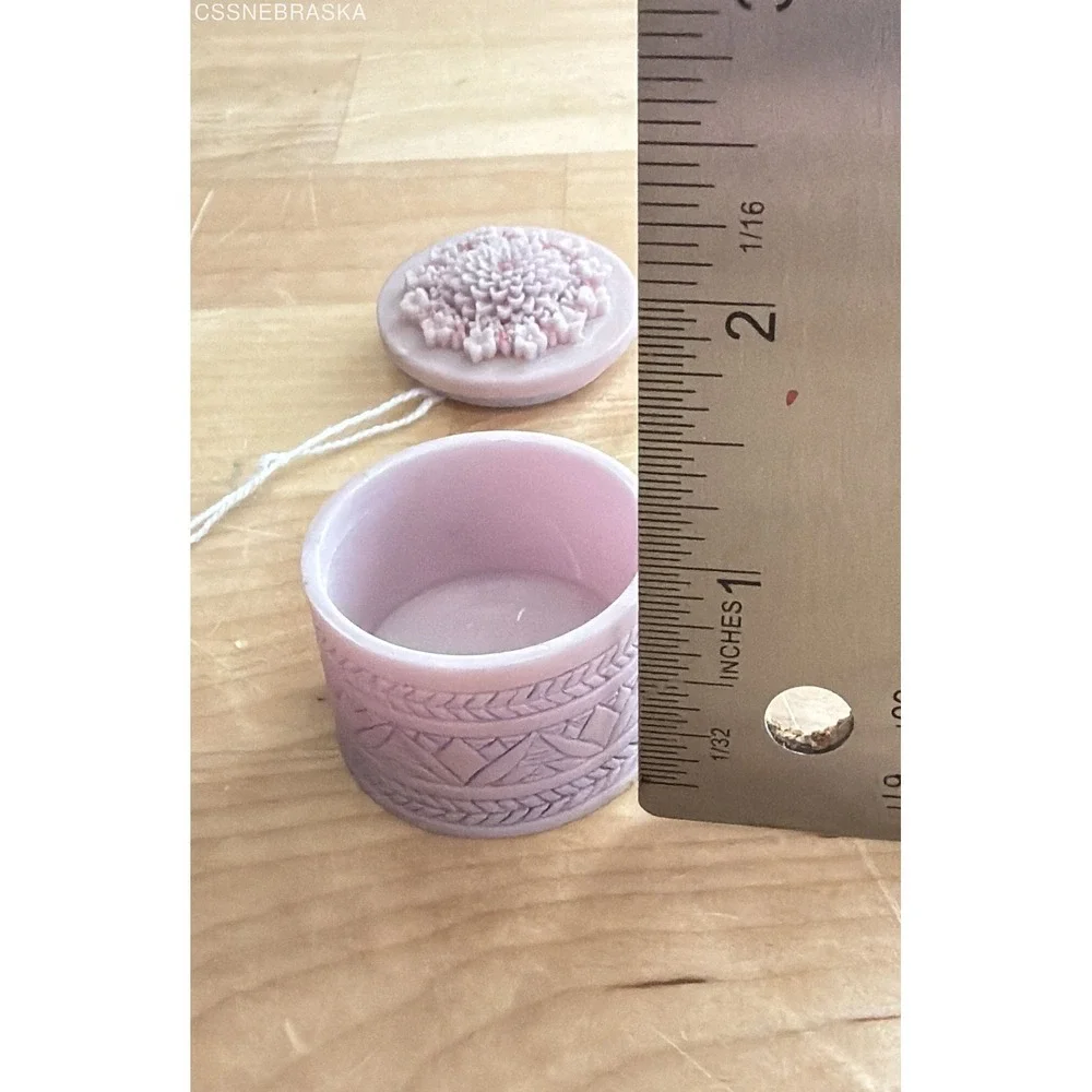 La Cache Small Round Pill Box Mauve Purple‎ Floral Textured Lid Trinket Jar